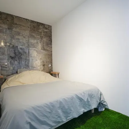 Apartment Flat Close To Transport In The 15th District *